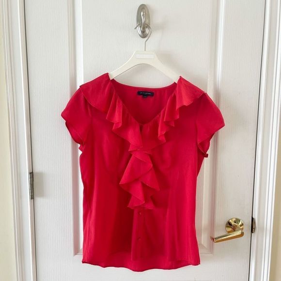 Banana Republic Medium Strawberry Ruffle Shirt Blouse Top‎ with Fabric Buttons - Picture 2 of 10